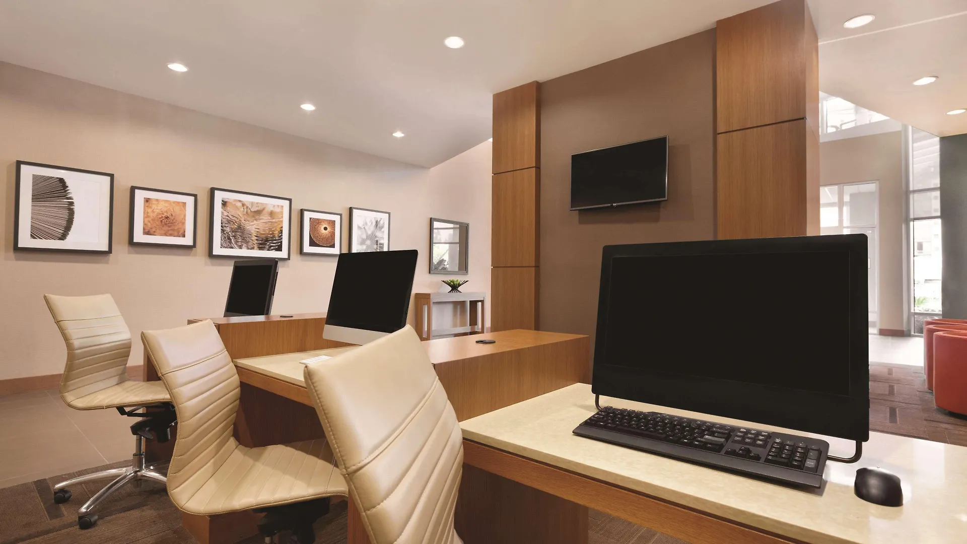 Hyatt Place At Anaheim Resort / Convention Center 3*,